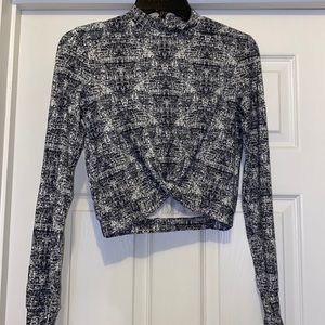 Buff bunny Knotty Long sleeve crop